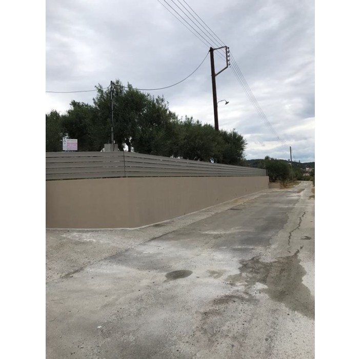 Περίφραξη με τάβλες  και κολώνες Αλουμινίου 