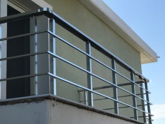 Τοποθέτηση καγκέλων αλουμινίου Aluminco σε κατοικία στον Νομό Ηλείας