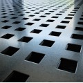 Λαμαρίνα Διάτρητη Μαύρη με τετράγωνη τρύπα 20Χ20mm 1250x2500x1.5mm (τιμή φύλλου)